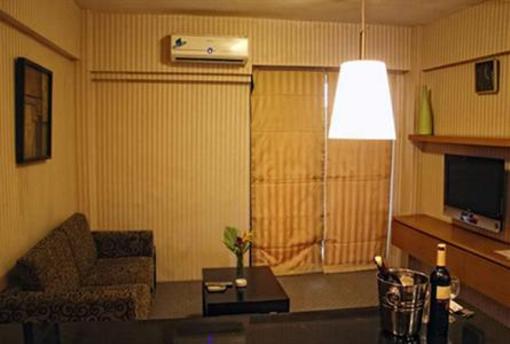 фото отеля Shinju Apartement Cilandak