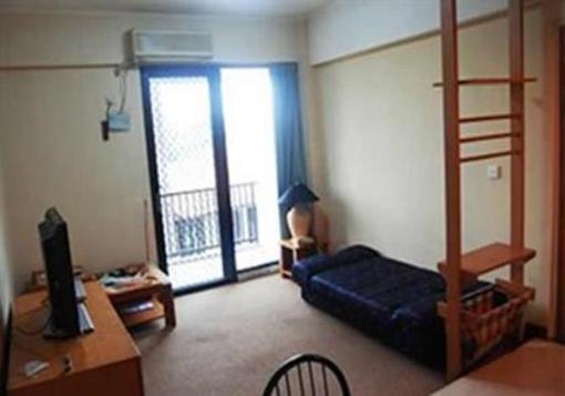 фото отеля Shinju Apartement Cilandak