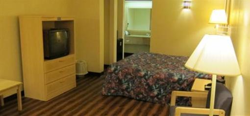 фото отеля Captain's Quarters Inn