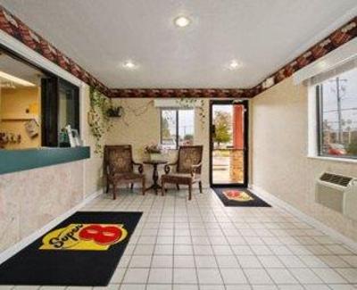 фото отеля Super 8 Motel Richmond Airport