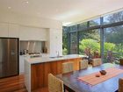 фото отеля Kiah Beach House Byron Bay