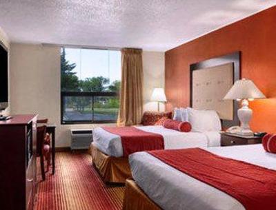 фото отеля Ramada Inn Kearney (Nebraska)