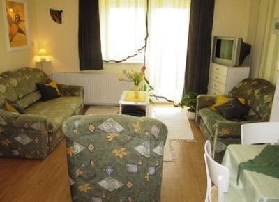 фото отеля Kovirag Apartman