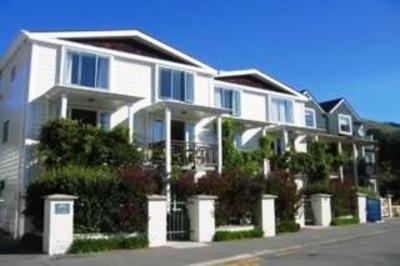 фото отеля Bruce Waterfront Apartments