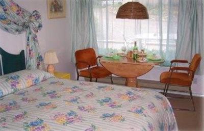 фото отеля At Nautica Tigh Bed & Breakfast