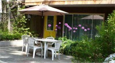 фото отеля At Nautica Tigh Bed & Breakfast