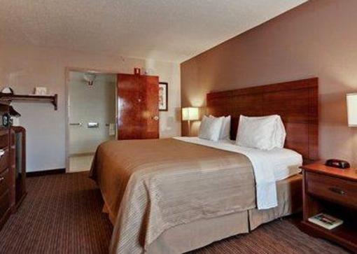 фото отеля Quality Inn & Suites Matthews