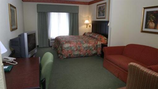 фото отеля Country Inn & Suites Calhoun