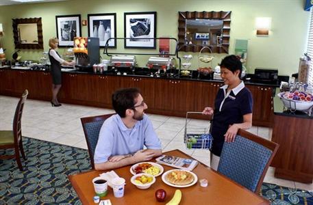 фото отеля Hampton Inn Cocoa Beach