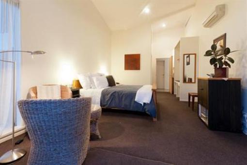 фото отеля Stone Store Lodge Accommodation