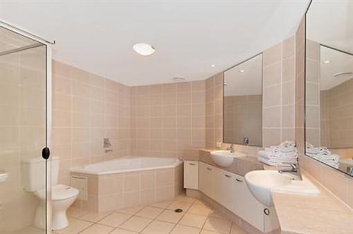 фото отеля Rovera Apartments Maroochydore