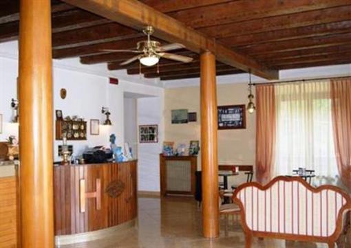 фото отеля Hotel Johnson