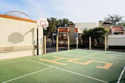 фото отеля Orangewood Suites