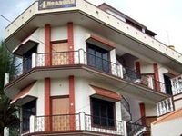 4 Seasons Homestay Kushalanagara