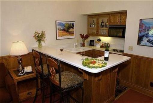 фото отеля Lighthouse Lodge & Suites