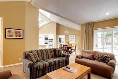 фото отеля Lighthouse Lodge & Suites