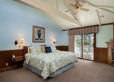 фото отеля Lighthouse Lodge & Suites