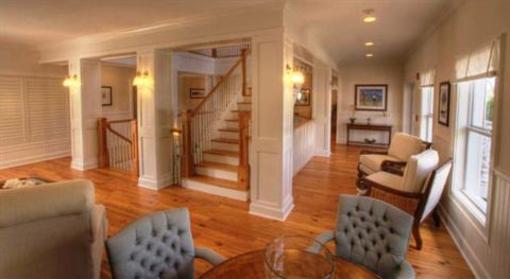 фото отеля Mainsail Beach Inn Holmes Beach