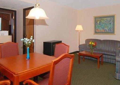 фото отеля Comfort Inn Farmington Hills