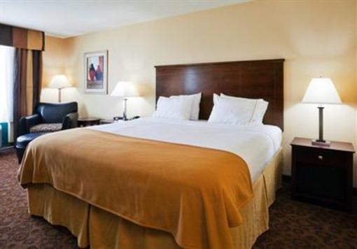 фото отеля Holiday Inn Express Hotel & Suites Selma (Alabama)