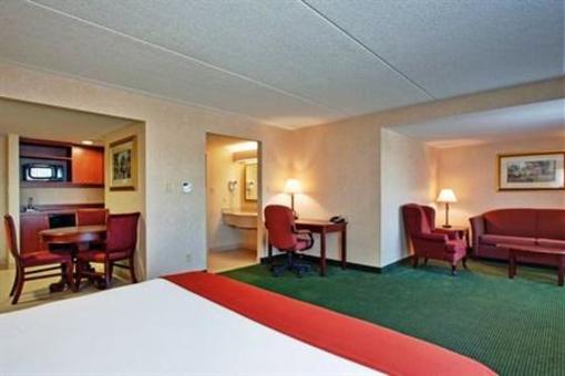 фото отеля Holiday Inn Express & Suites Milton