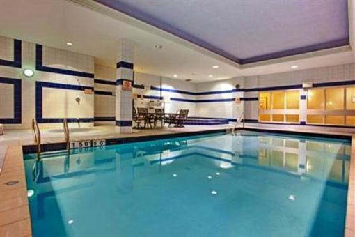 фото отеля Holiday Inn Express & Suites Milton