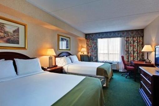 фото отеля Holiday Inn Express & Suites Milton