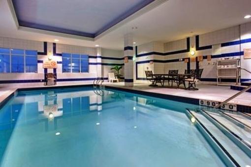 фото отеля Holiday Inn Express & Suites Milton