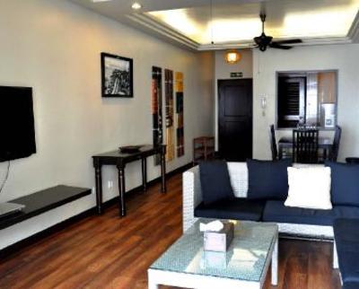 фото отеля Marina Homestay at Marina Court Resort Condo