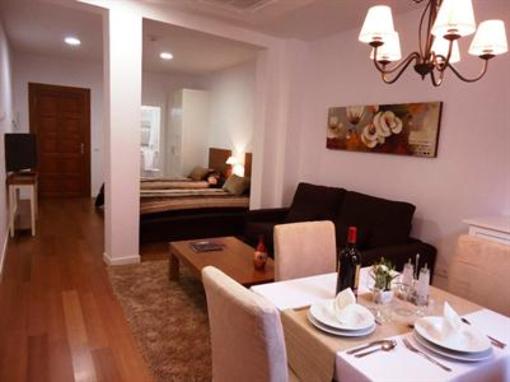 фото отеля Apartamentos Madrid Huertas