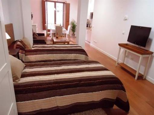 фото отеля Apartamentos Madrid Huertas