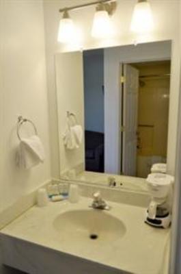 фото отеля Coastal Palms Inn and Suites