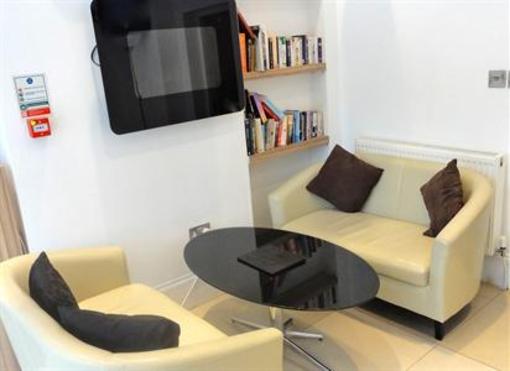 фото отеля Skylark Guest House London