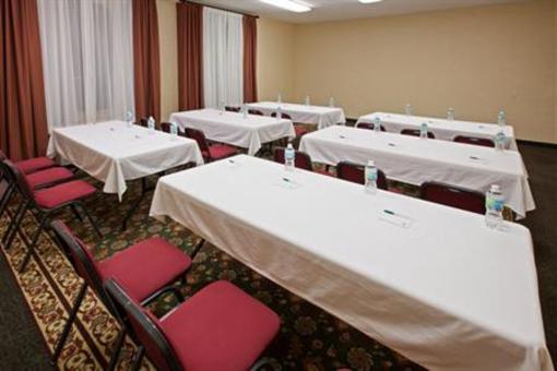 фото отеля Country Inn & Suites Greenfield