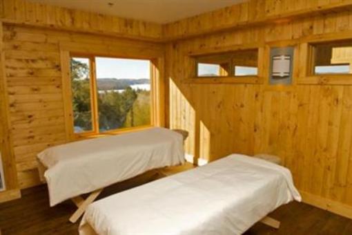 фото отеля Sacacomie Hotel Saint Alexis des Monts