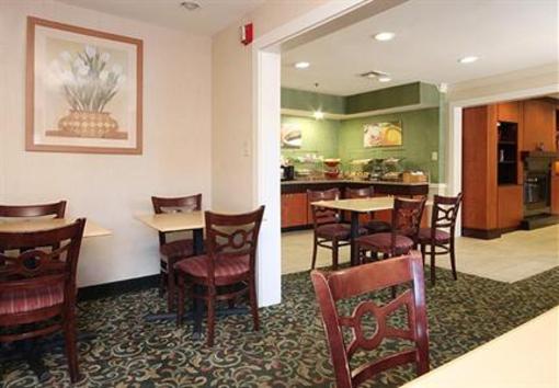 фото отеля Fairfield Inn & Suites Atlanta Six Flags Lithia Springs