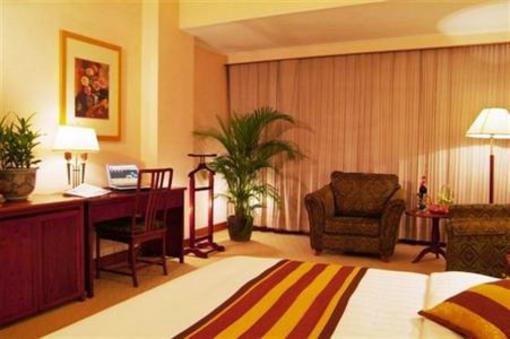 фото отеля Gladden Hotel Liaobu Dongguan