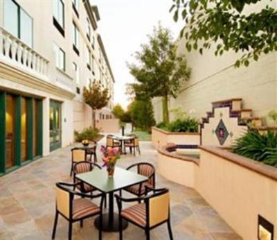 фото отеля BEST WESTERN PLUS Coyote Point Inn