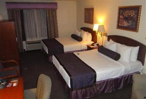 фото отеля BEST WESTERN PLUS Coyote Point Inn
