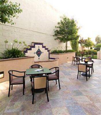 фото отеля BEST WESTERN PLUS Coyote Point Inn