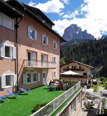 фото отеля Hotel Touring Santa Cristina Valgardena
