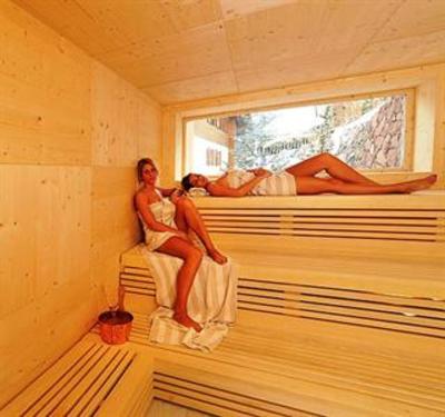 фото отеля Hotel Touring Santa Cristina Valgardena