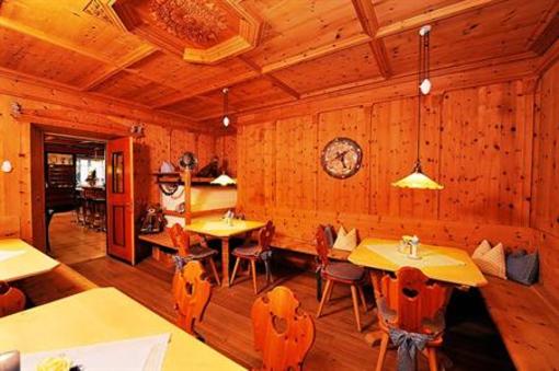 фото отеля Hotel Touring Santa Cristina Valgardena