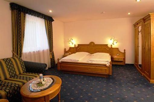 фото отеля Hotel Touring Santa Cristina Valgardena