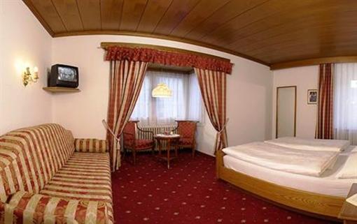 фото отеля Hotel Touring Santa Cristina Valgardena