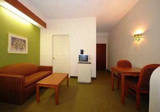 фото отеля Sleep Inn & Suites Airport Orlando