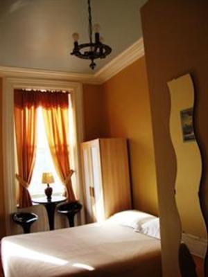 фото отеля Hotel & Suites Place des Arts Montreal