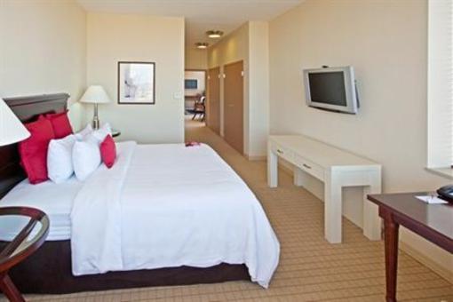 фото отеля Crowne Plaza Hotel Cincinnati North