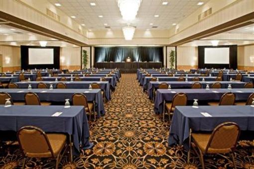 фото отеля Crowne Plaza Hotel Cincinnati North