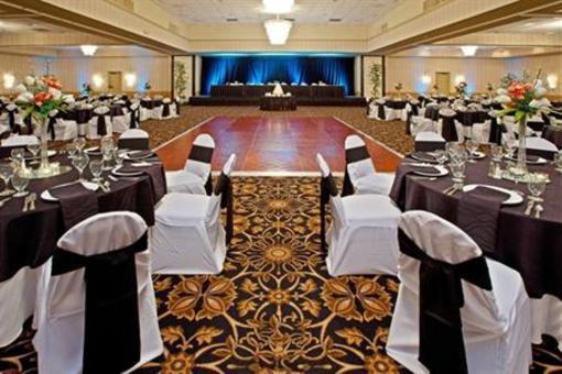 фото отеля Crowne Plaza Hotel Cincinnati North